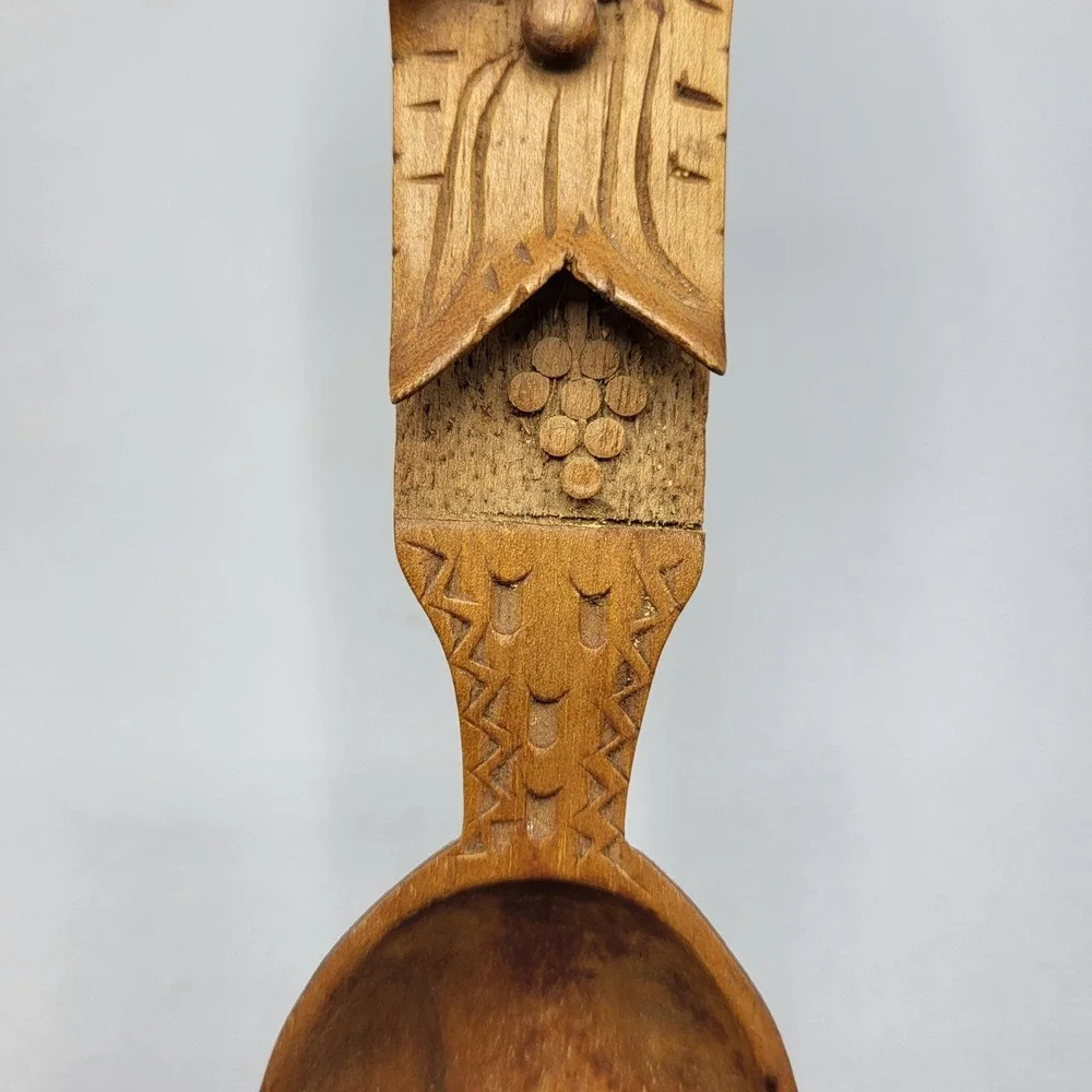 Vintage Hand Carved Wooden Salad Serving Set Grape Leaf Relief Brown Decorative